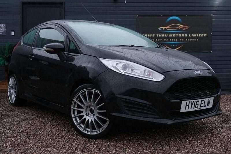 Black Used 2016 Ford Fiesta Zetec Hatchback | £3,999 (Good price) - Image 1/4