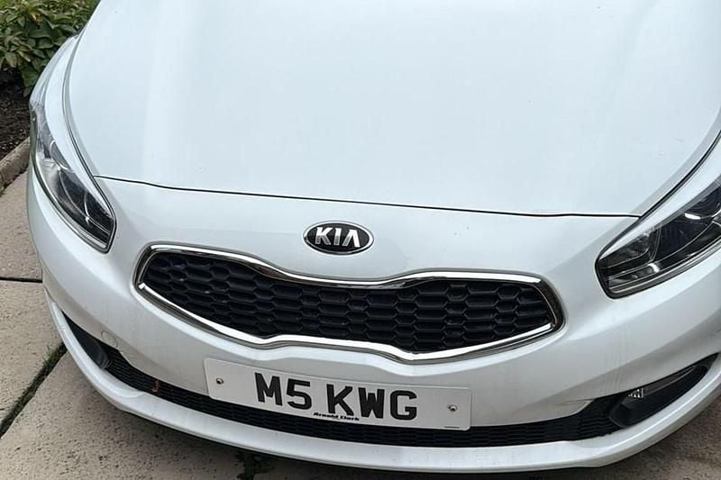 White Used 2015 Kia Ceed 2 Hatchback | £4,200 (Super price) - Image 1/1