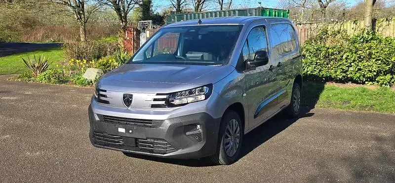 New Peugeot Partner 131 HP (96 kW) 2026 Kiama blue MPV