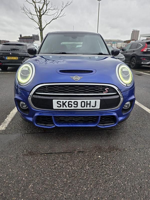 Begagnad Mini Cooper S Hatch 2019 Blå Halvkombi