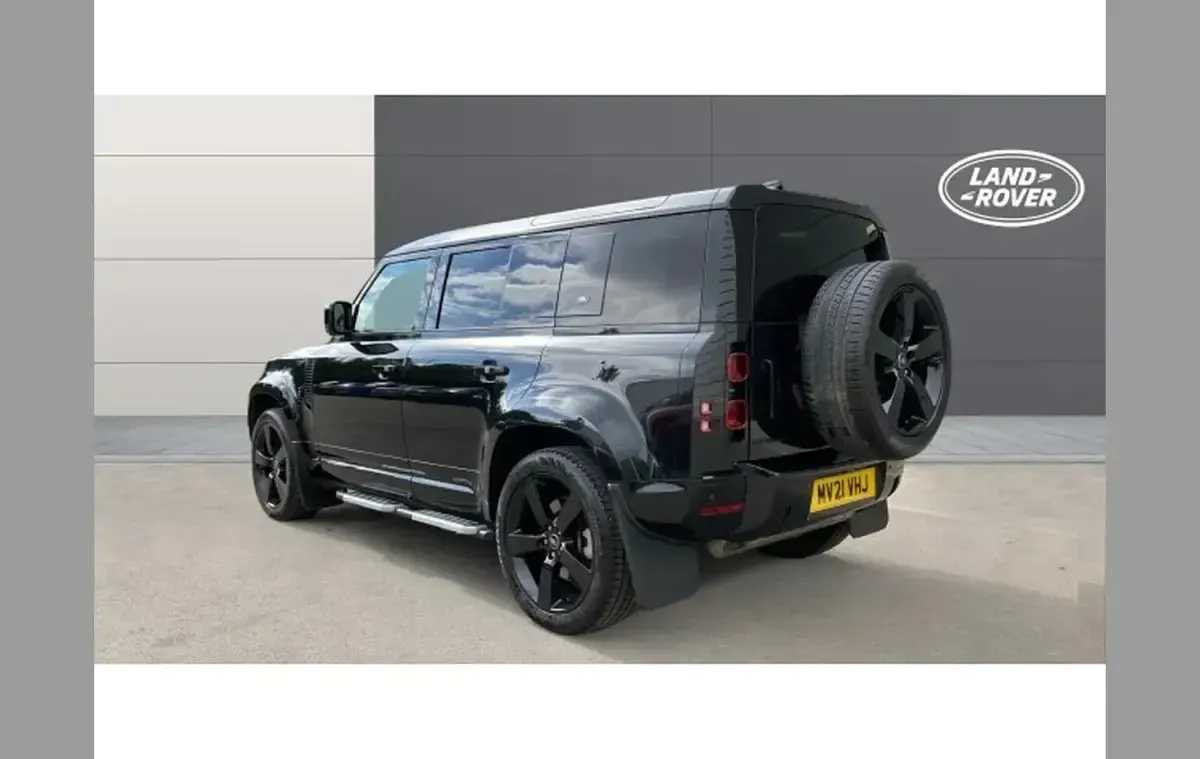 Used Land Rover Defender HSE 300 HP (220 kW) 2021 Black SUV