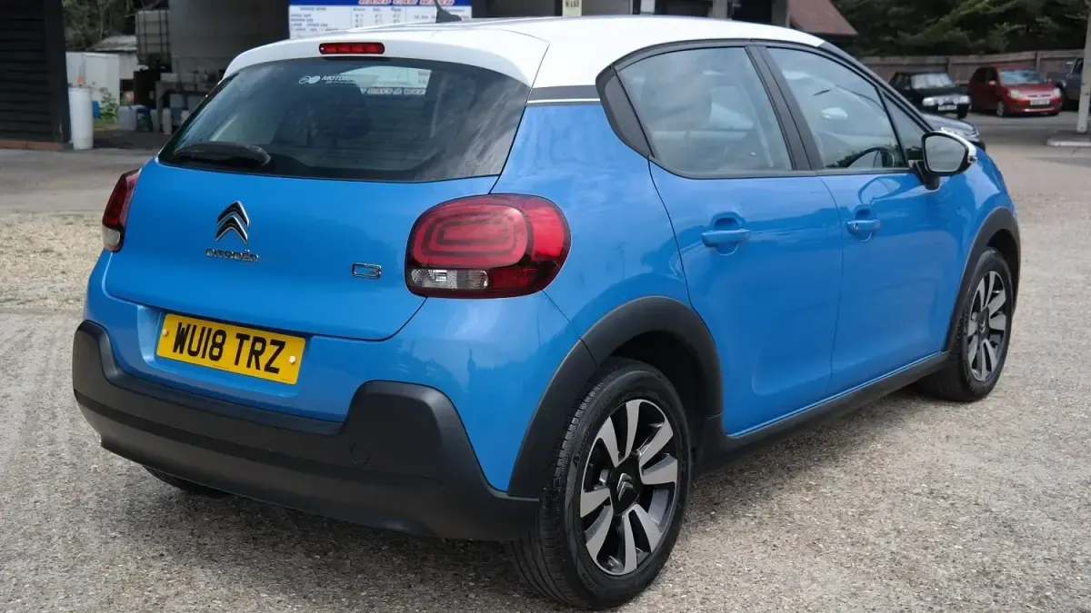 Used Citroën C3 Feel 80 HP (58 kW) 2018 Blue Hatchback