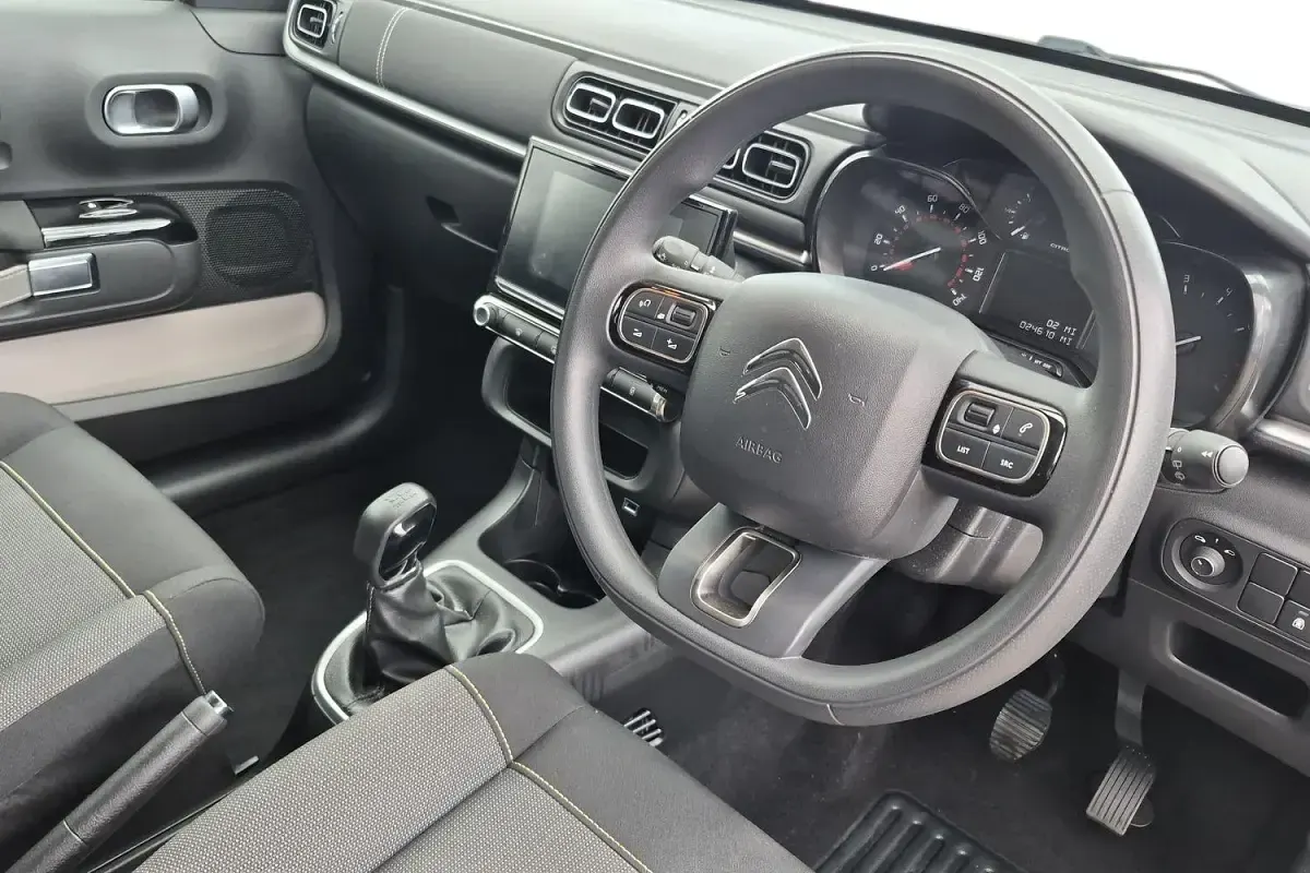 Used Citroën C3 PureTech 83 HP (61 kW) 2023 Black Hatchback