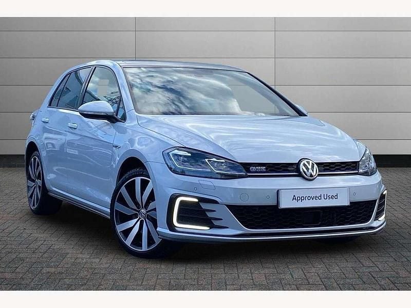 Silver Used 2017 VW Golf VII Advance Hatchback | £16,295 (Expensive) - Image 1/3
