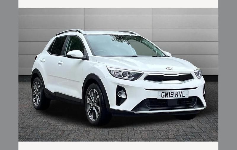 White Used 2019 Kia Stonic 3 SUV | £11,595 (Fair price) - Image 1/2