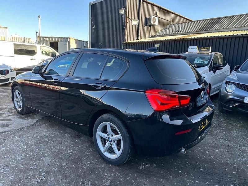 Używany BMW 118 2018 Czarny Hatchback