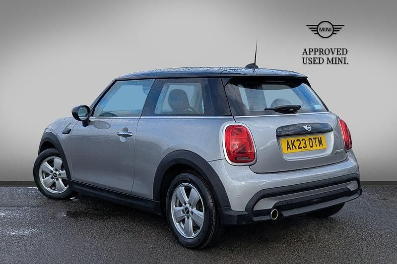 Used Mini Cooper Classic 134 HP (98 kW) 2023 Silver Hatchback