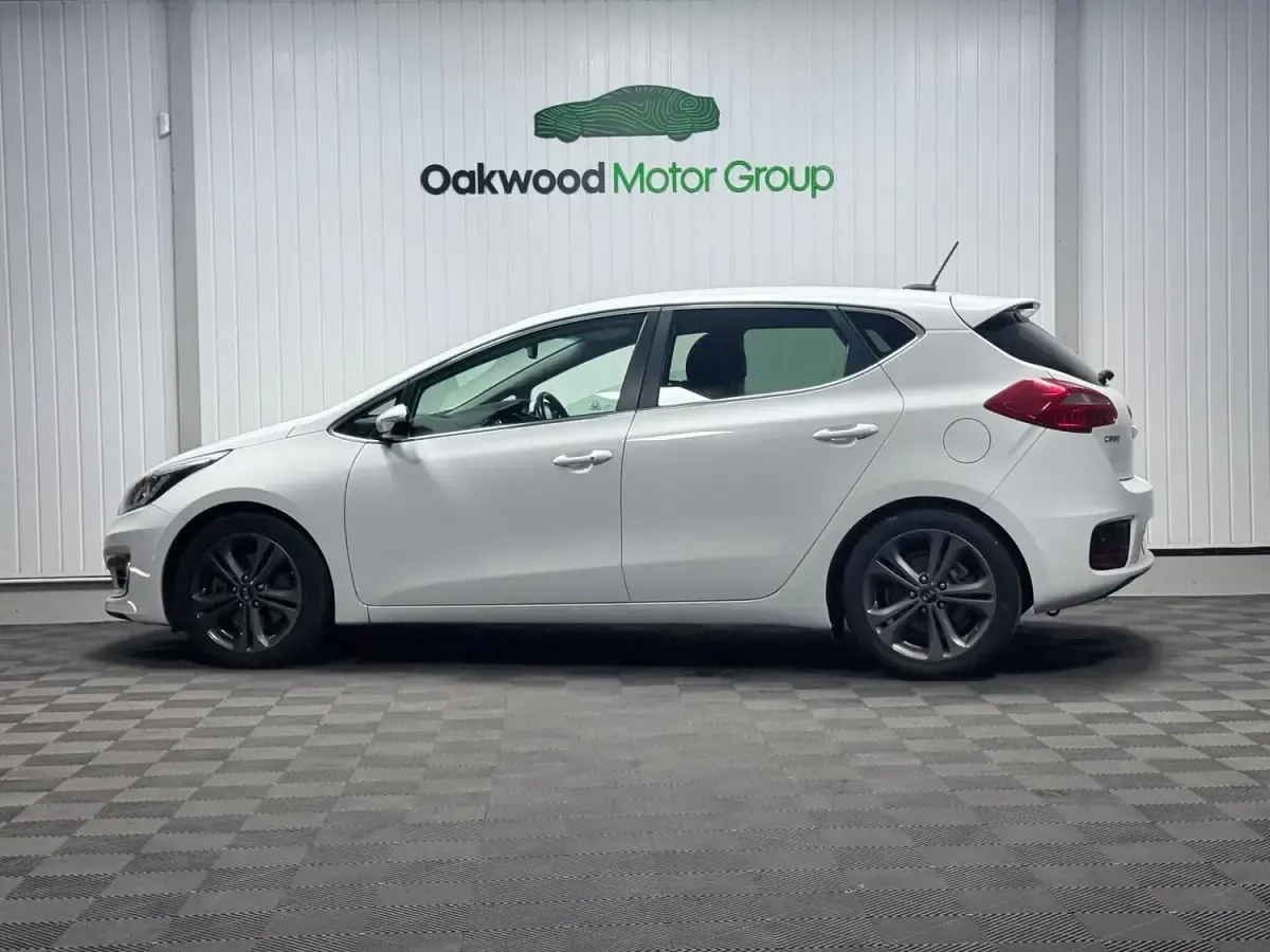 Used Kia Ceed 136 HP (100 kW) 2016 White Hatchback