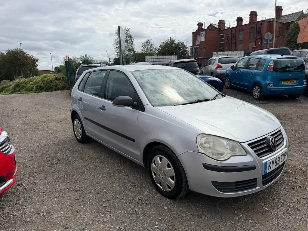 Used VW Polo 60 HP (44 kW) 2009 Silver Hatchback