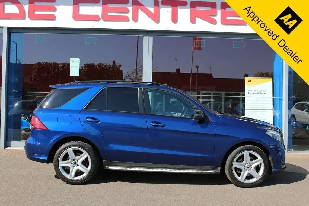 Used Mercedes GLE250 Premium Plus 204 HP (150 kW) 2018 Blue SUV