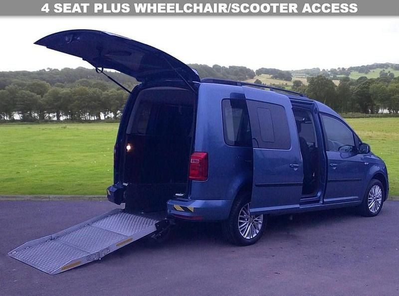 Blue Used 2016 VW Caddy Maxi Life Life MPV | £12,999 (Fair price) - Image 1/4