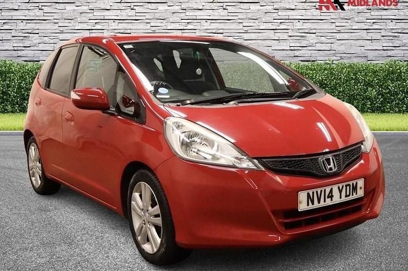 Used Honda Jazz ES 99 HP (72 kW) 2014 Red Hatchback