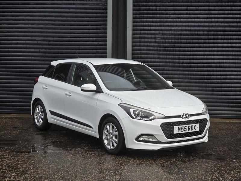 White Used 2016 Hyundai i20 GO! Hatchback | £3,995 (A bit pricey) - Image 1/4
