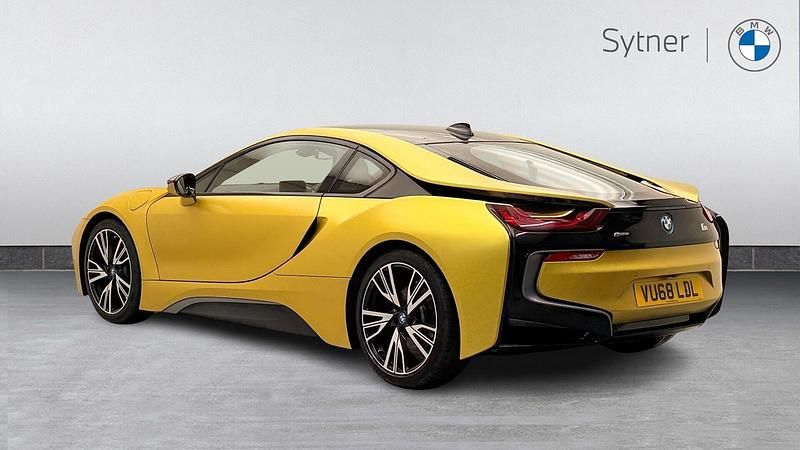 Used BMW i8 Comfort Edition 362 HP (266 kW) 2018 Yellow Coupe