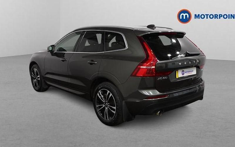 Used Volvo XC60 Momentum 250 HP (183 kW) 2019 Grey SUV