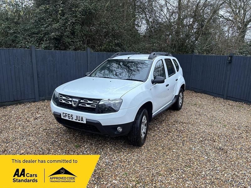 Used Dacia Duster Ambiance 110 HP (80 kW) 2015 White SUV