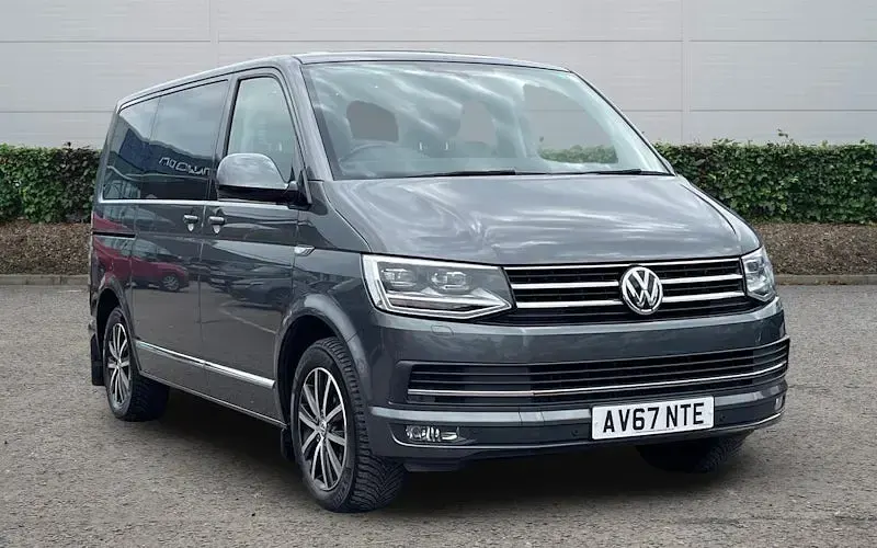 Used VW Caravelle Executive 204 HP (150 kW) 2017 Van