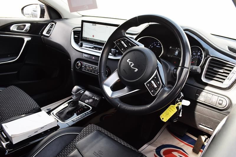 Used Kia Ceed 138 HP (101 kW) 2023 Black Hatchback