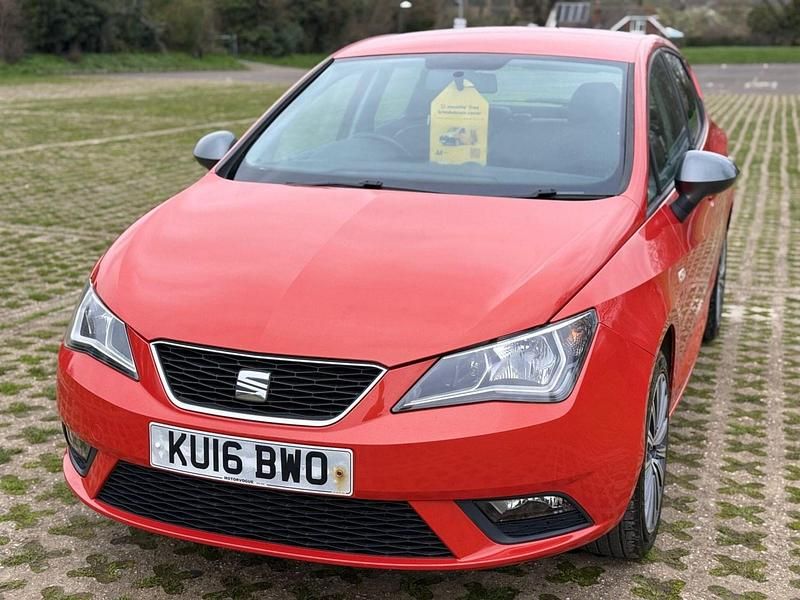 Used Seat Ibiza CONNECT 90 HP (66 kW) 2016 Red Hatchback