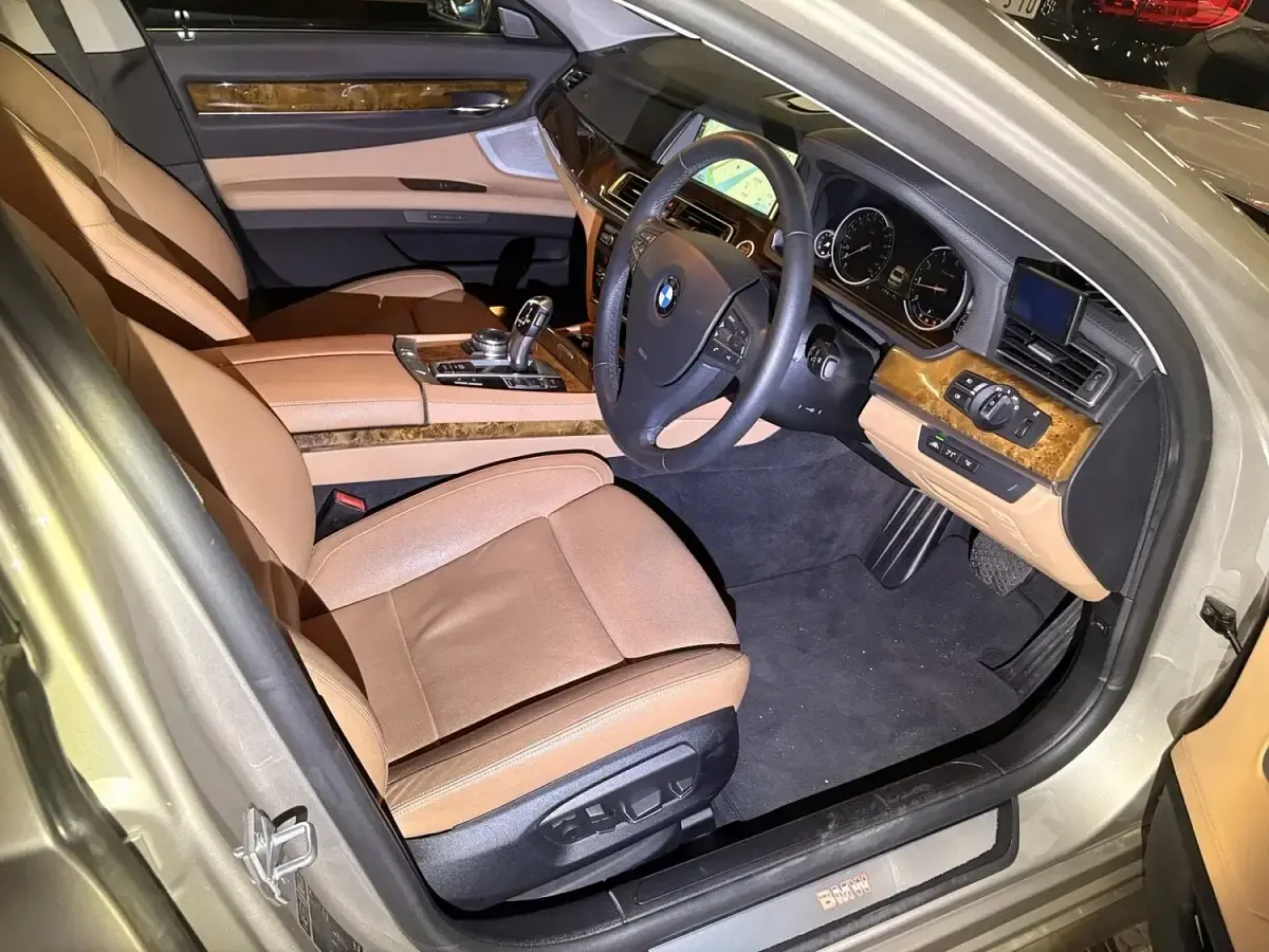 Used BMW 750 Comfort Edition 2014 Gold Sedan