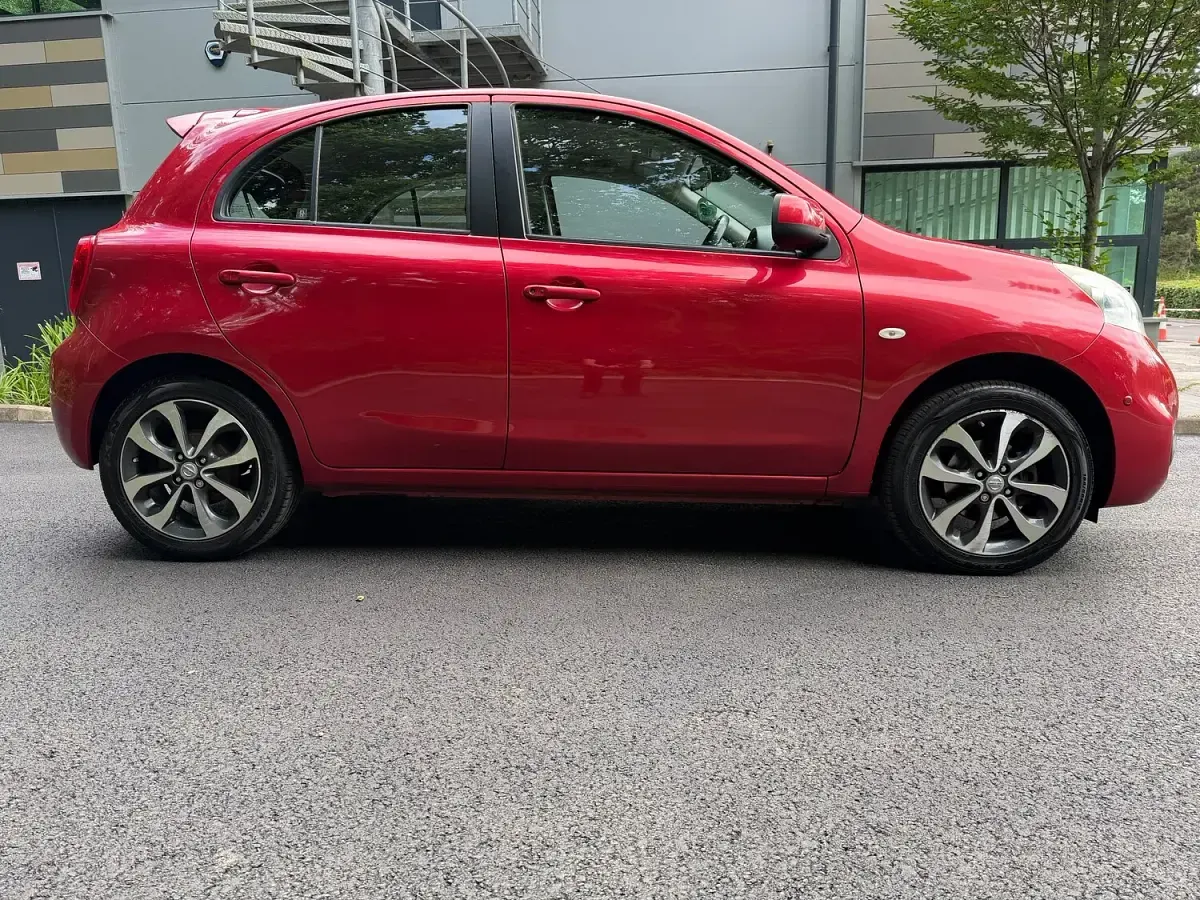 Used Nissan Micra Tekna 80 HP (58 kW) 2015 Red Hatchback
