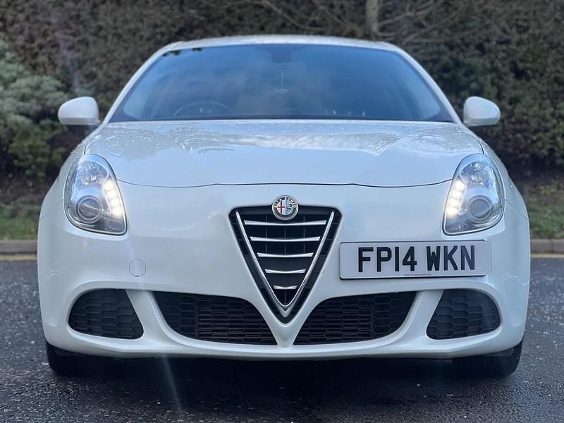 Used Alfa Romeo Giulietta Progression 2014 White Hatchback