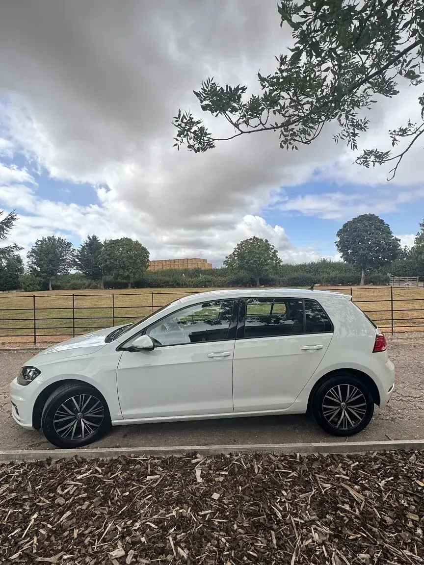 Used VW Golf VII SE 2019 White Hatchback