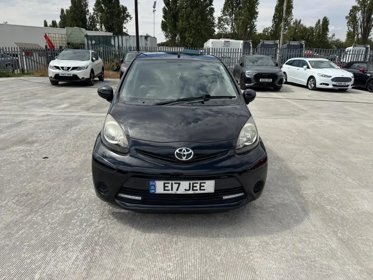 Used Toyota Aygo Style 68 HP (50 kW) 2013 Black Hatchback