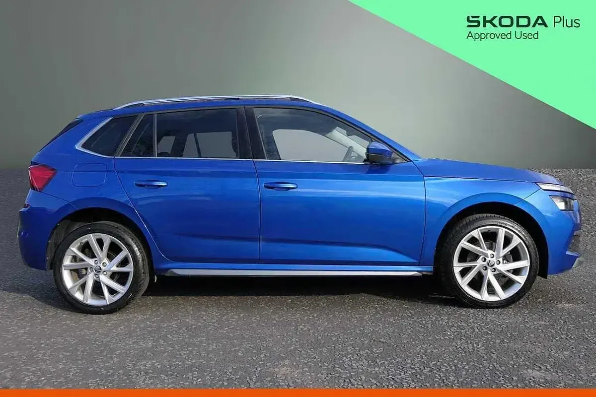 Used Skoda Kamiq SE L Executive 110 HP (80 kW) 2023 Race blue metallic SUV