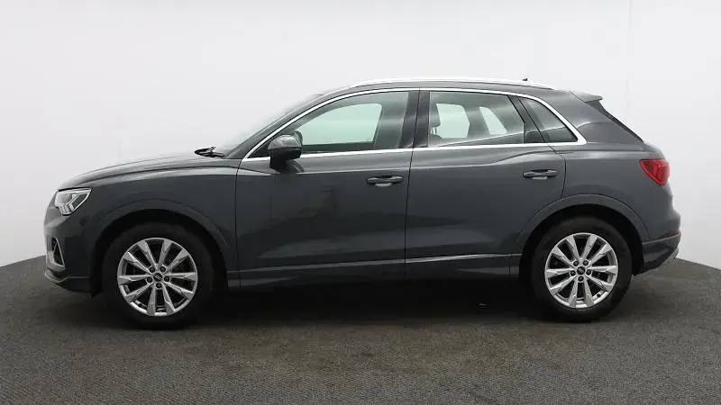 Używany Audi Q3 Sport 150 KM (110 kW) 2021 Szary SUV