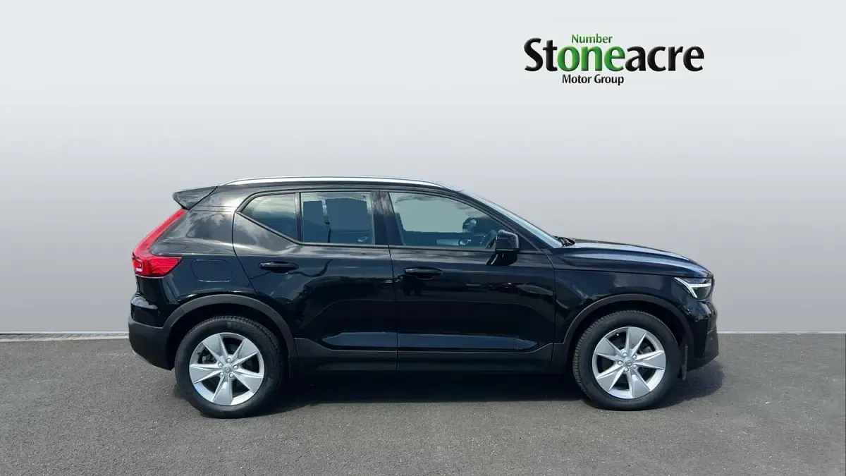 Used Volvo XC40 Core 161 HP (118 kW) 2022 Black SUV