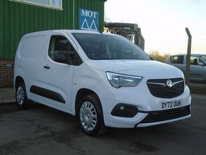 Used Vauxhall Combo Sportive 100 HP (73 kW) 2022 White MPV