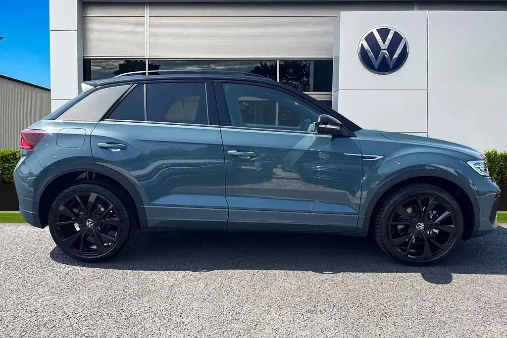 Used VW T-Roc Black Edition 150 HP (110 kW) 2025 Blue SUV