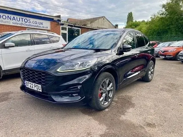 Usado Ford Kuga ST-Line 225 CV (165 kW) 2022 Negro SUV
