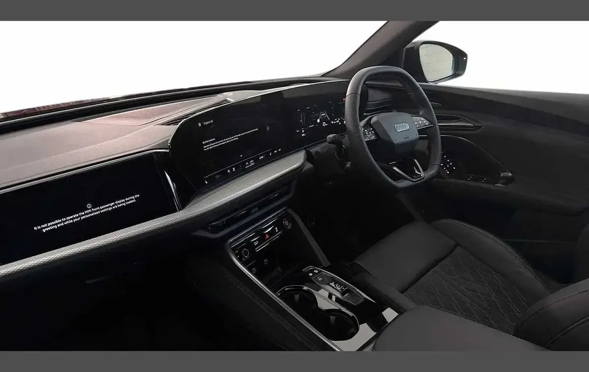 Used Audi Q5 Advanced 200 HP (147 kW) 2025 Red SUV