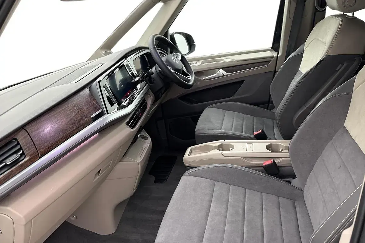Used VW Multivan Style 150 HP (110 kW) 2025 Black MPV