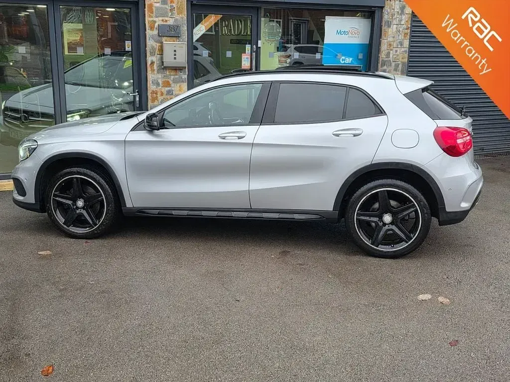 Käytetty Mercedes GLA220 AMG line 177 HP (130 kW) 2016 Hopea Katumaasturi