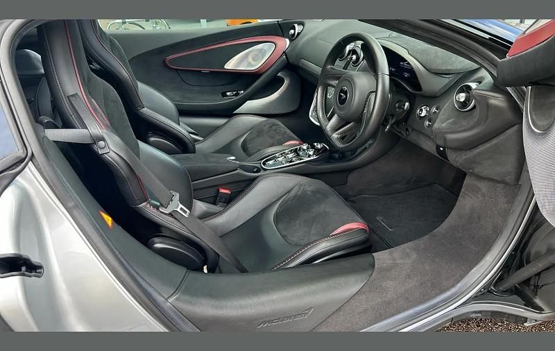 Used McLaren GT 620 HP (456 kW) 2020 Silver Coupe