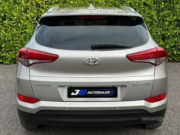 Used Hyundai Tucson SE 141 HP (103 kW) 2016 White SUV