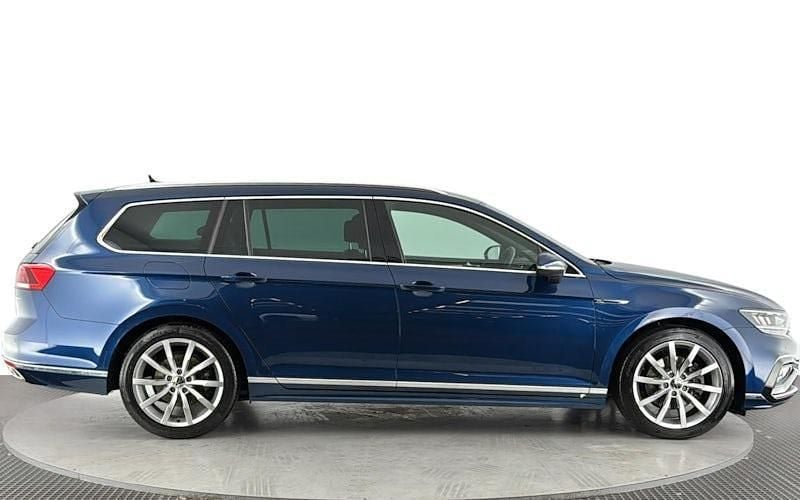 Used VW Passat R-line 150 HP (110 kW) 2022 Blue Estate