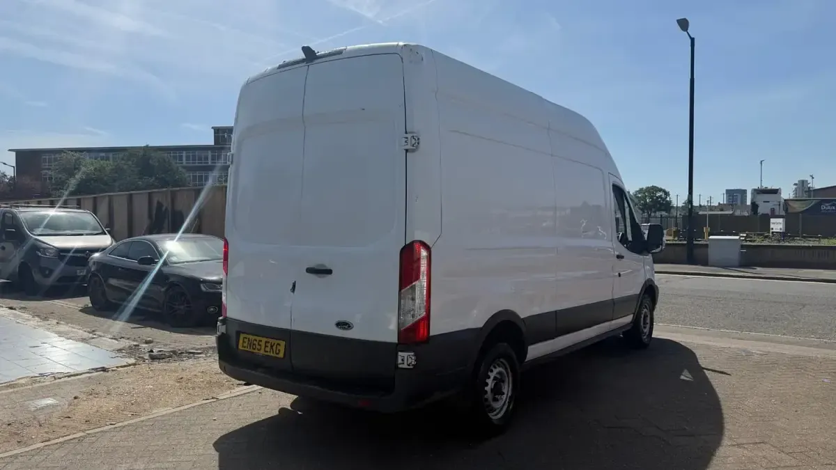 Usado Ford Transit 125 HP (91 kW) 2016 Branco Van