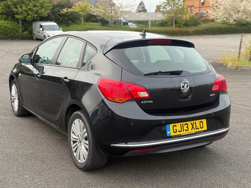 Gebraucht Vauxhall Astra 2013 Schwarz Kleinwagen
