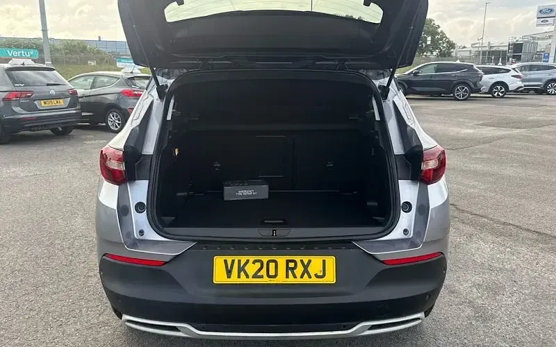 Used Vauxhall Grandland X SRi 131 HP (96 kW) 2021 SUV