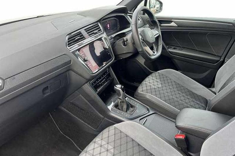 Used VW Tiguan R-line Edition 150 HP (110 kW) 2024 White SUV