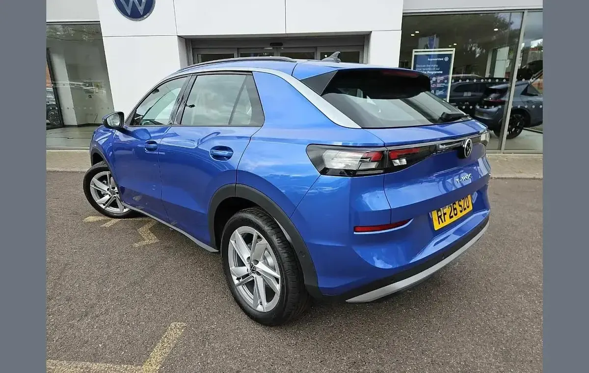 New VW T-Roc Life 116 HP (85 kW) 2026 Blue SUV