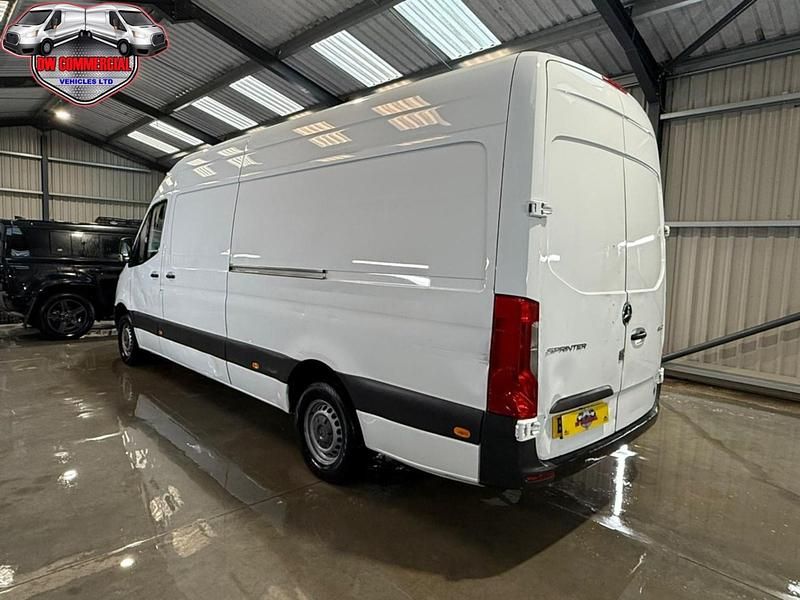 Used Mercedes Sprinter Progressive 150 HP (110 kW) 2022 White Van