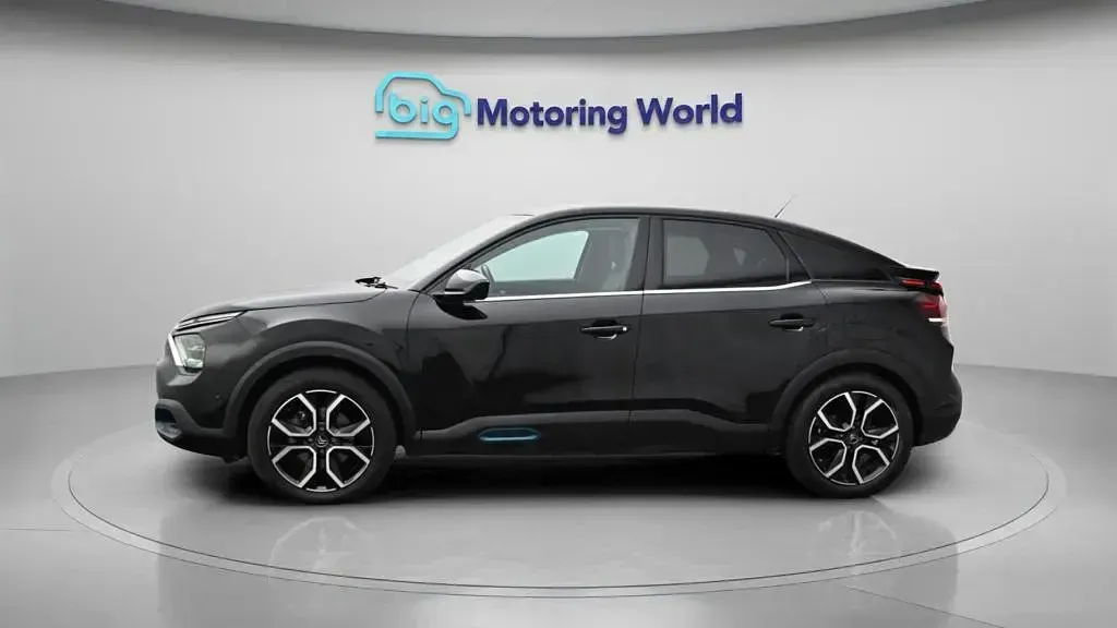 Used Citroën e-C4 Shine 100 kW (136 HP) 2022 Black Hatchback