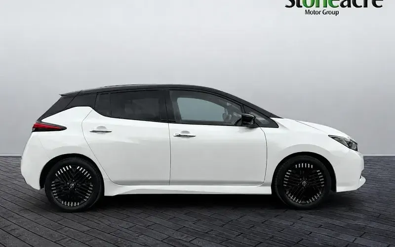 Used Nissan Leaf N-Connecta 110 kW (150 HP) 2025 Hatchback