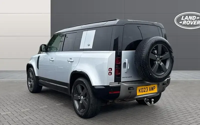 Used Land Rover Defender SE Dynamic 249 HP (183 kW) 2024 SUV