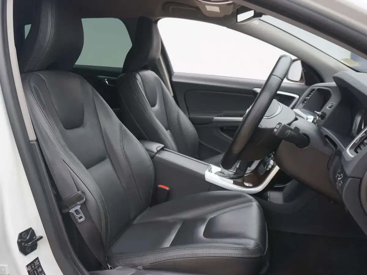 Used Volvo V60 SE Lux 2025 White Estate